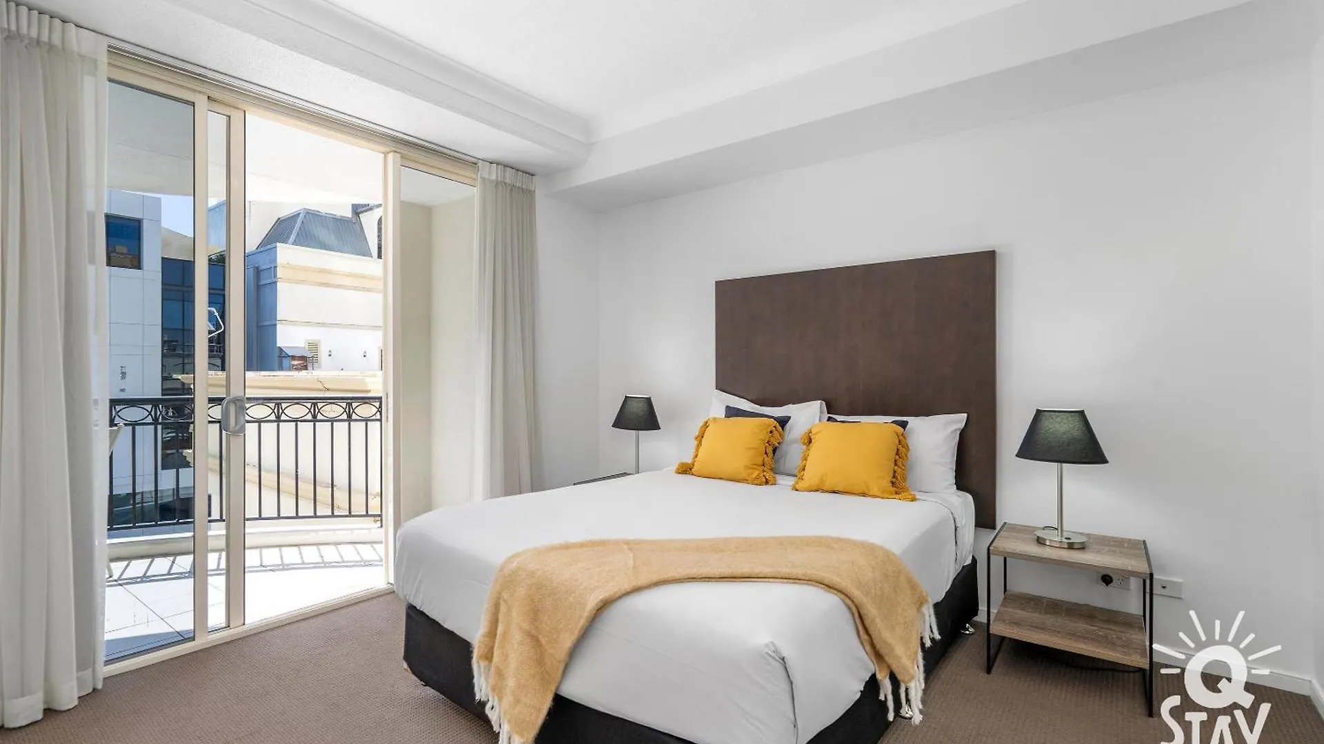 Apartment Chevron Renaissance Surfers Paradise Mid Week Madness Deal - Q Stay Gold Coast