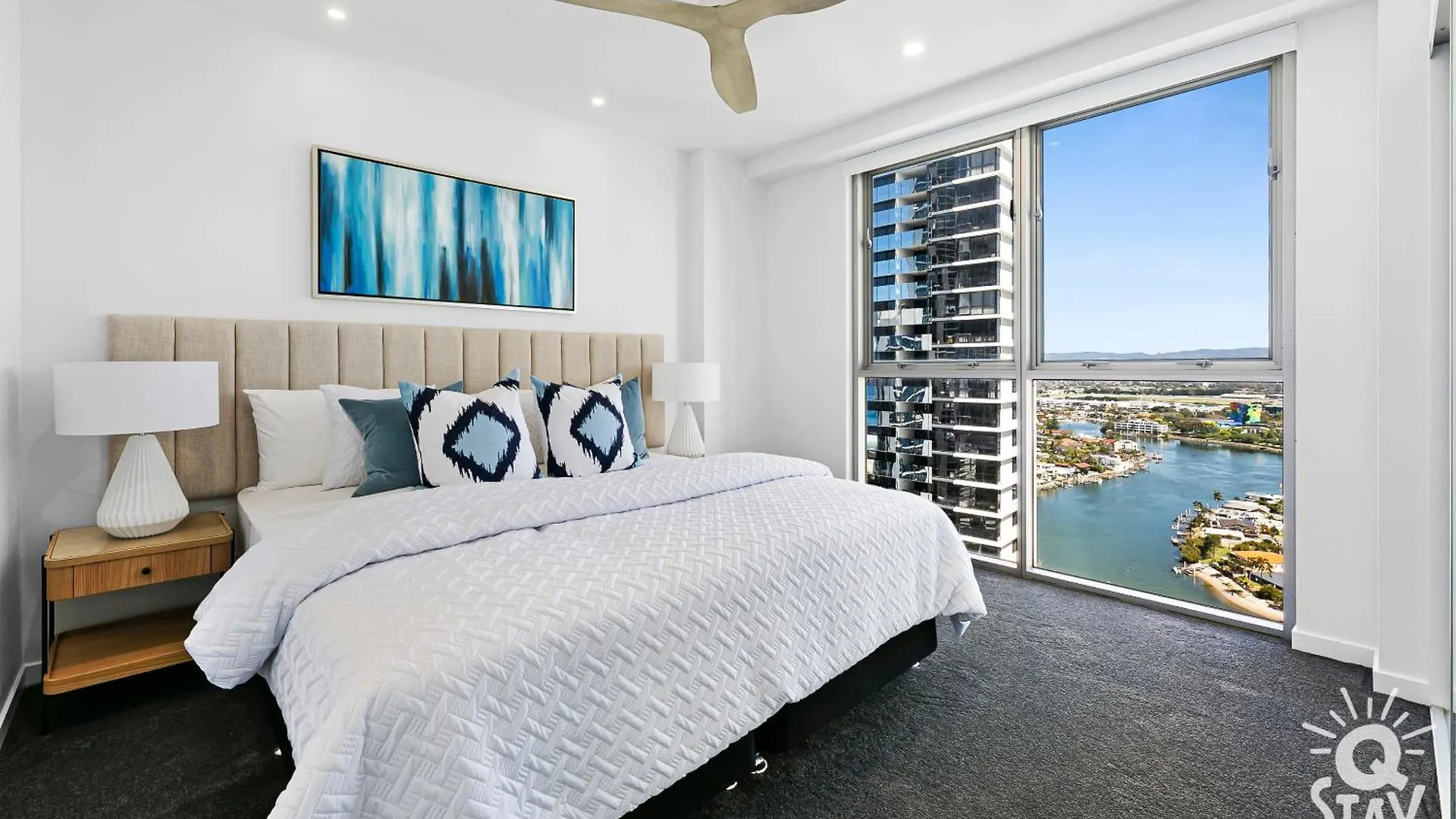Chevron Renaissance Surfers Paradise Mid Week Madness Deal - Q Stay Gold Coast Apartment