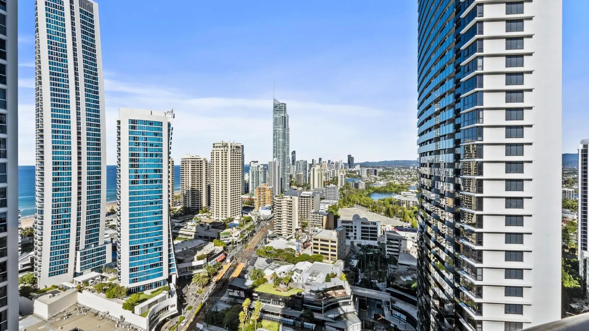 Chevron Renaissance Surfers Paradise Mid Week Madness Deal - Q Stay Gold Coast Apartment
