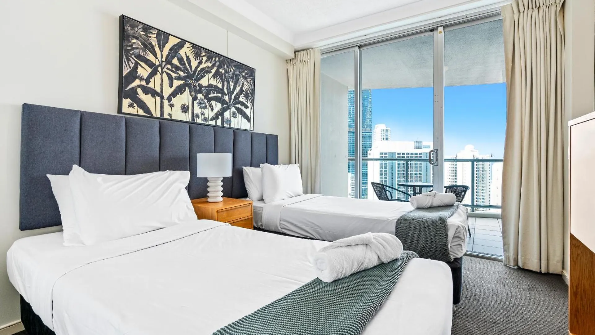 Chevron Renaissance Surfers Paradise Mid Week Madness Deal - Q Stay Gold Coast Apartment