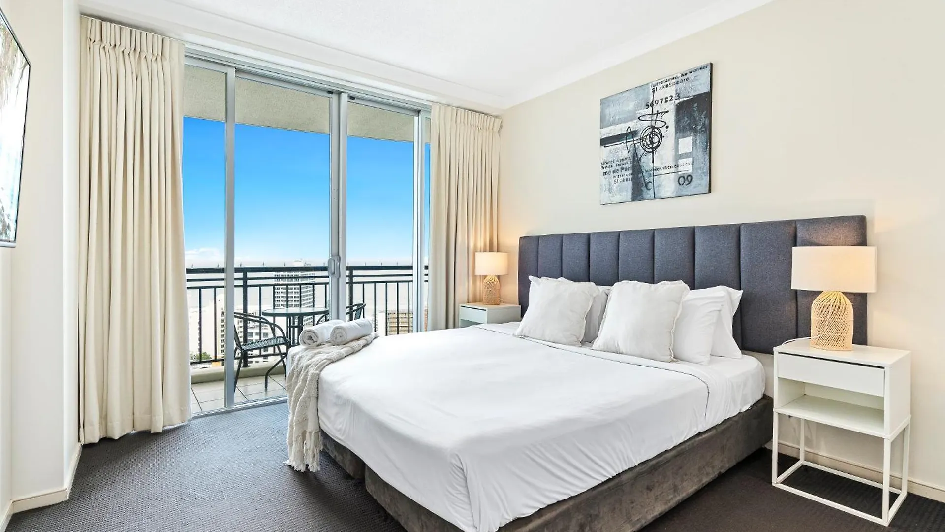 Apartment Chevron Renaissance Surfers Paradise Mid Week Madness Deal - Q Stay Gold Coast