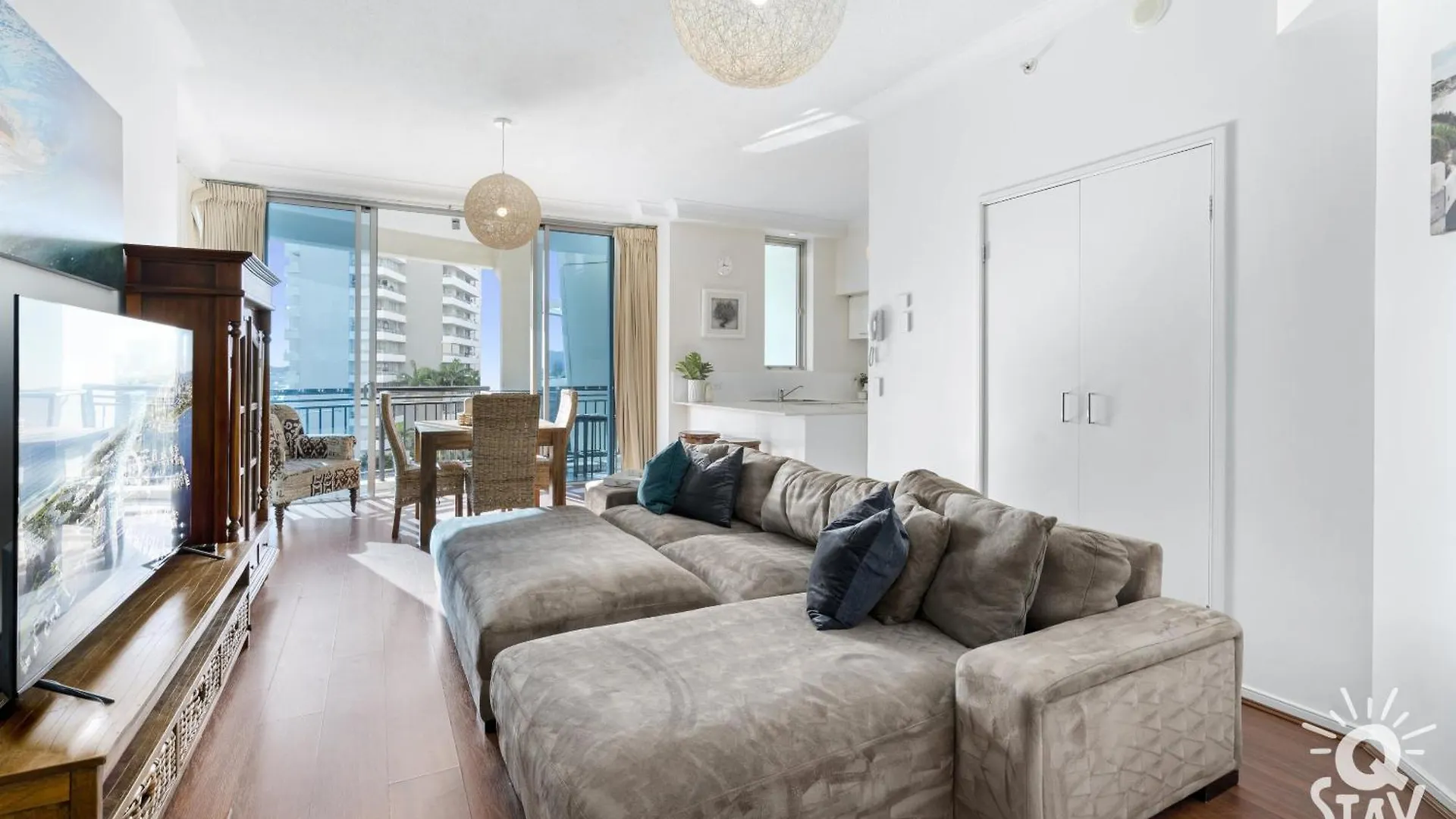 Chevron Renaissance Surfers Paradise Mid Week Madness Deal - Q Stay Gold Coast 0*,