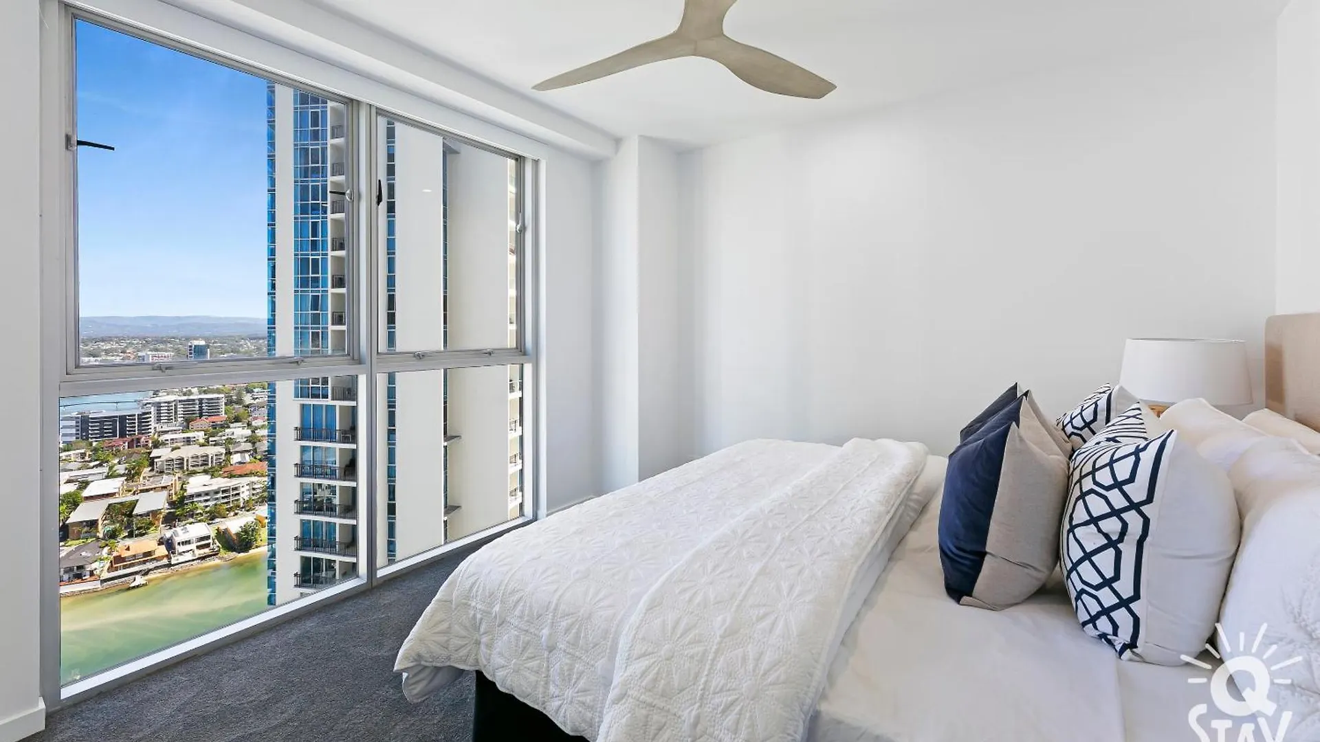 Apartment Chevron Renaissance Surfers Paradise Mid Week Madness Deal - Q Stay Gold Coast Australia