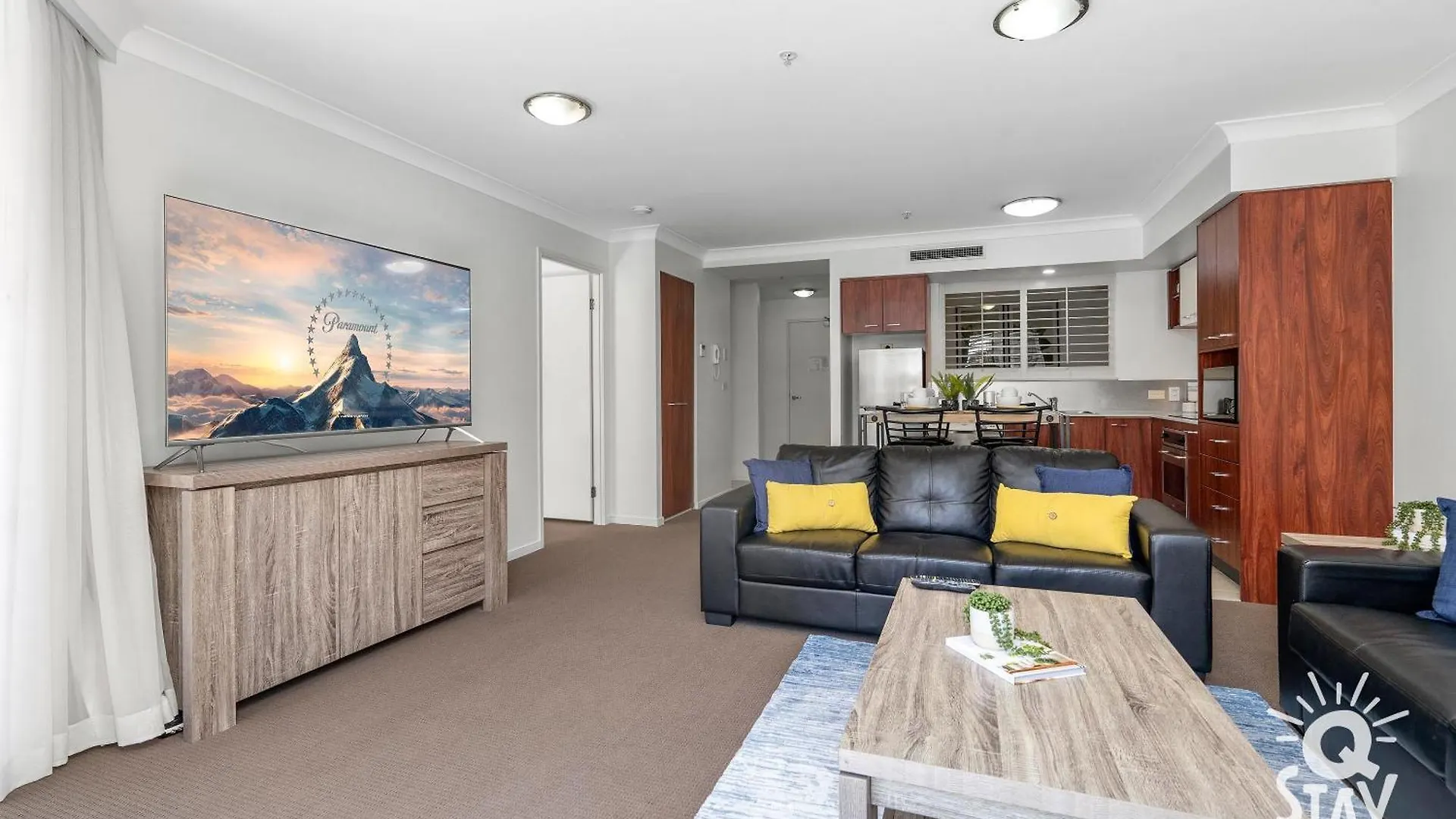 Apartment Chevron Renaissance Surfers Paradise Mid Week Madness Deal - Q Stay Gold Coast