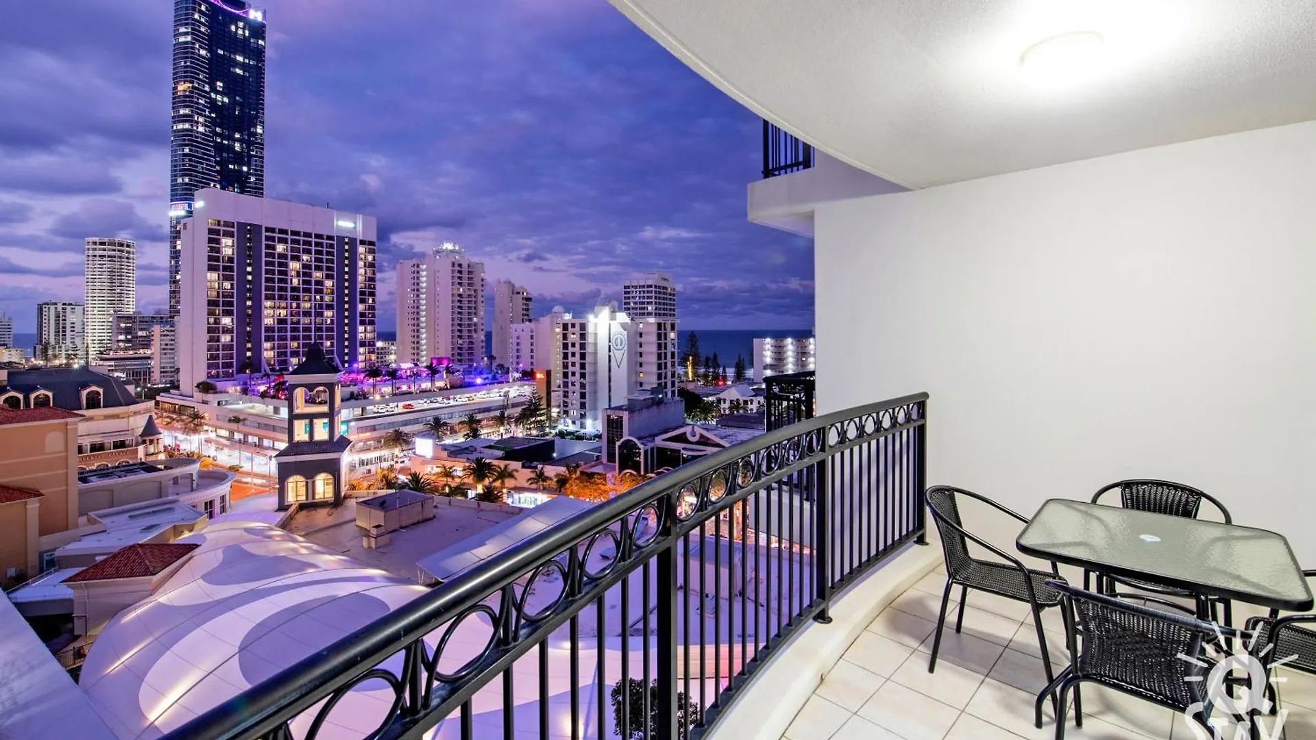 Chevron Renaissance Surfers Paradise Mid Week Madness Deal - Q Stay location