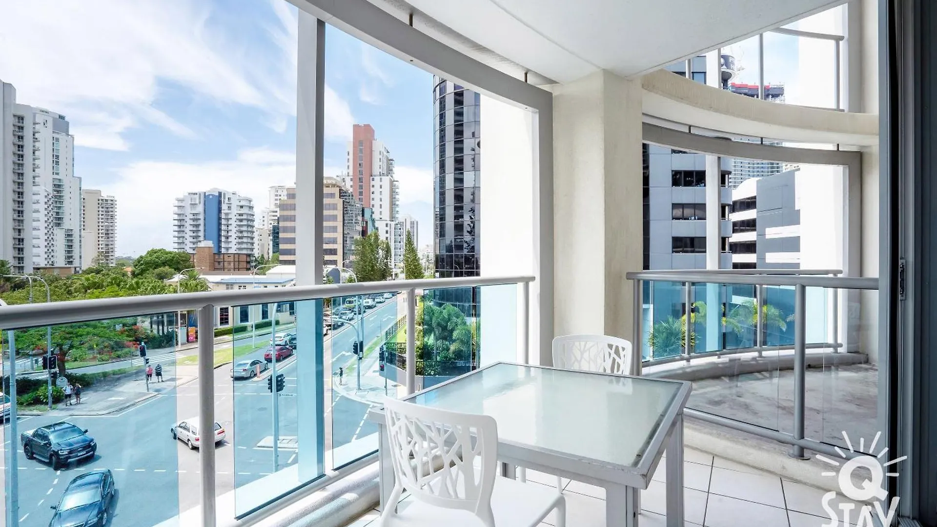 Apartment Chevron Renaissance Surfers Paradise Mid Week Madness Deal - Q Stay Gold Coast Australia